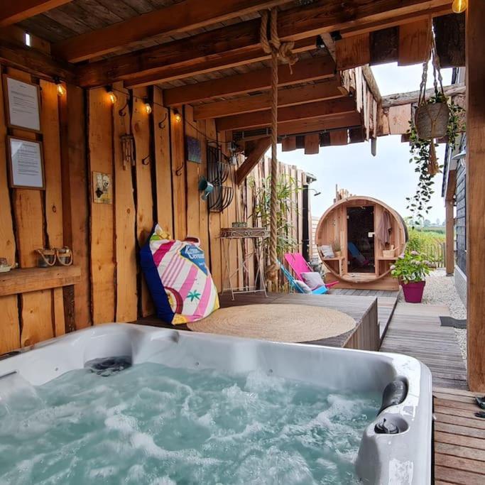 Wellness Chalet Met Jacuzzi, Sauna, Omheinde Tuin, Синт Аналанд Екстериор снимка